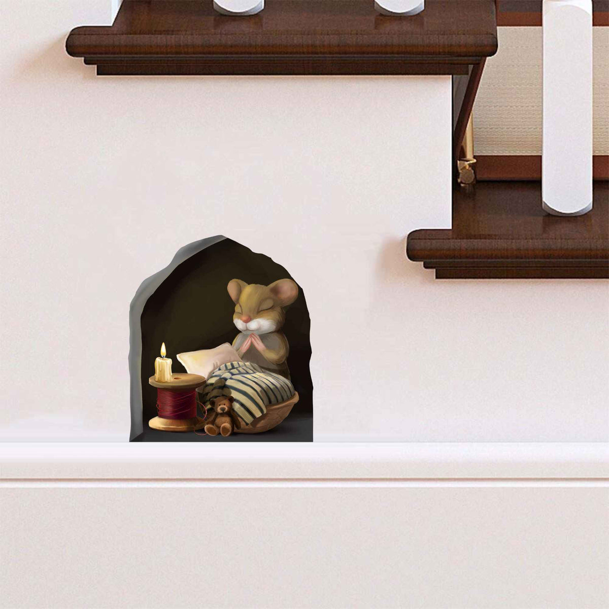 Praying mouse wall sticker in nursery
